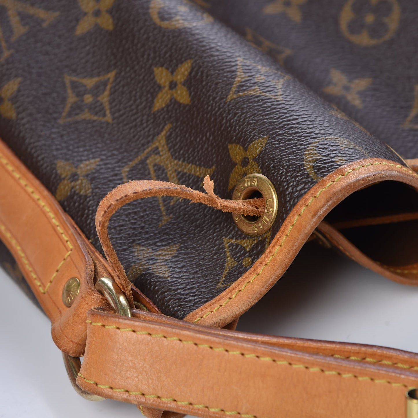 Monogram Noe