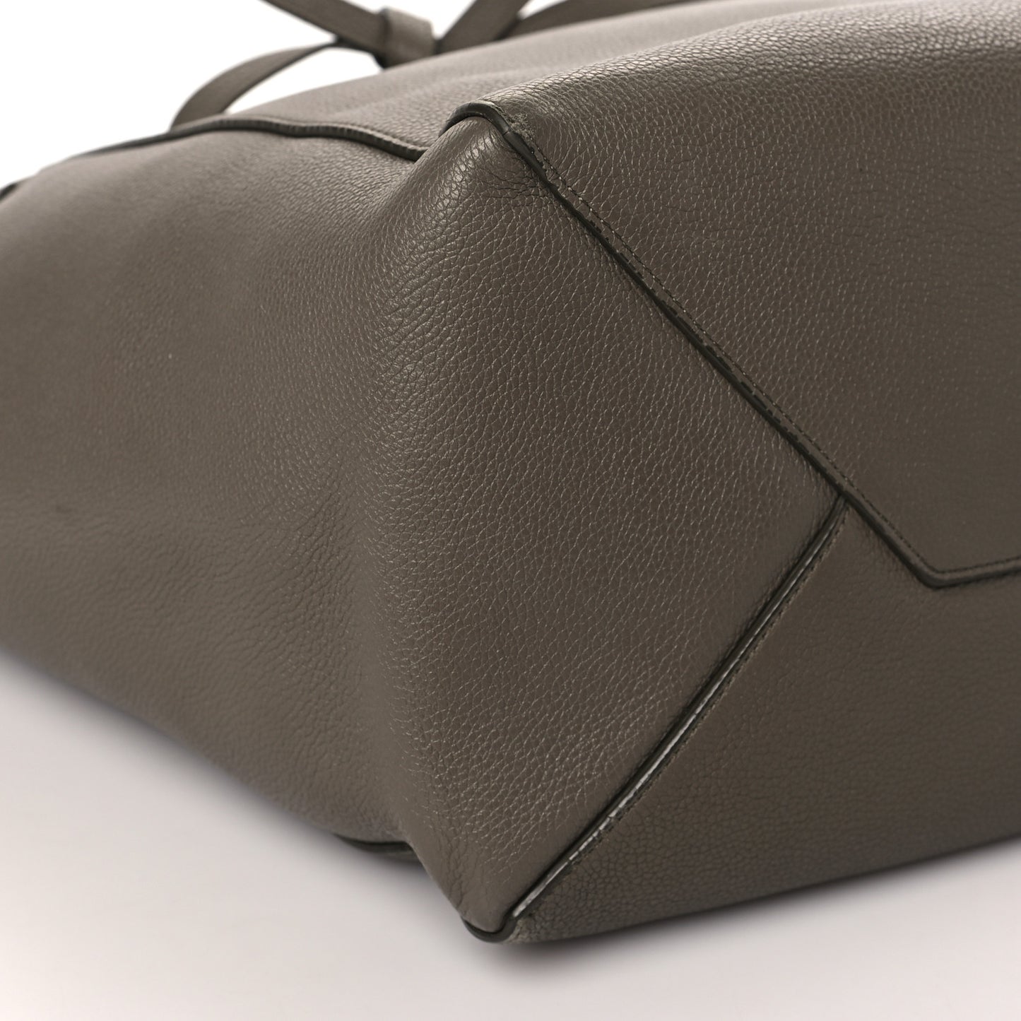 Soft Grained Calfskin Medium Belt Cabas Phantom Taupe