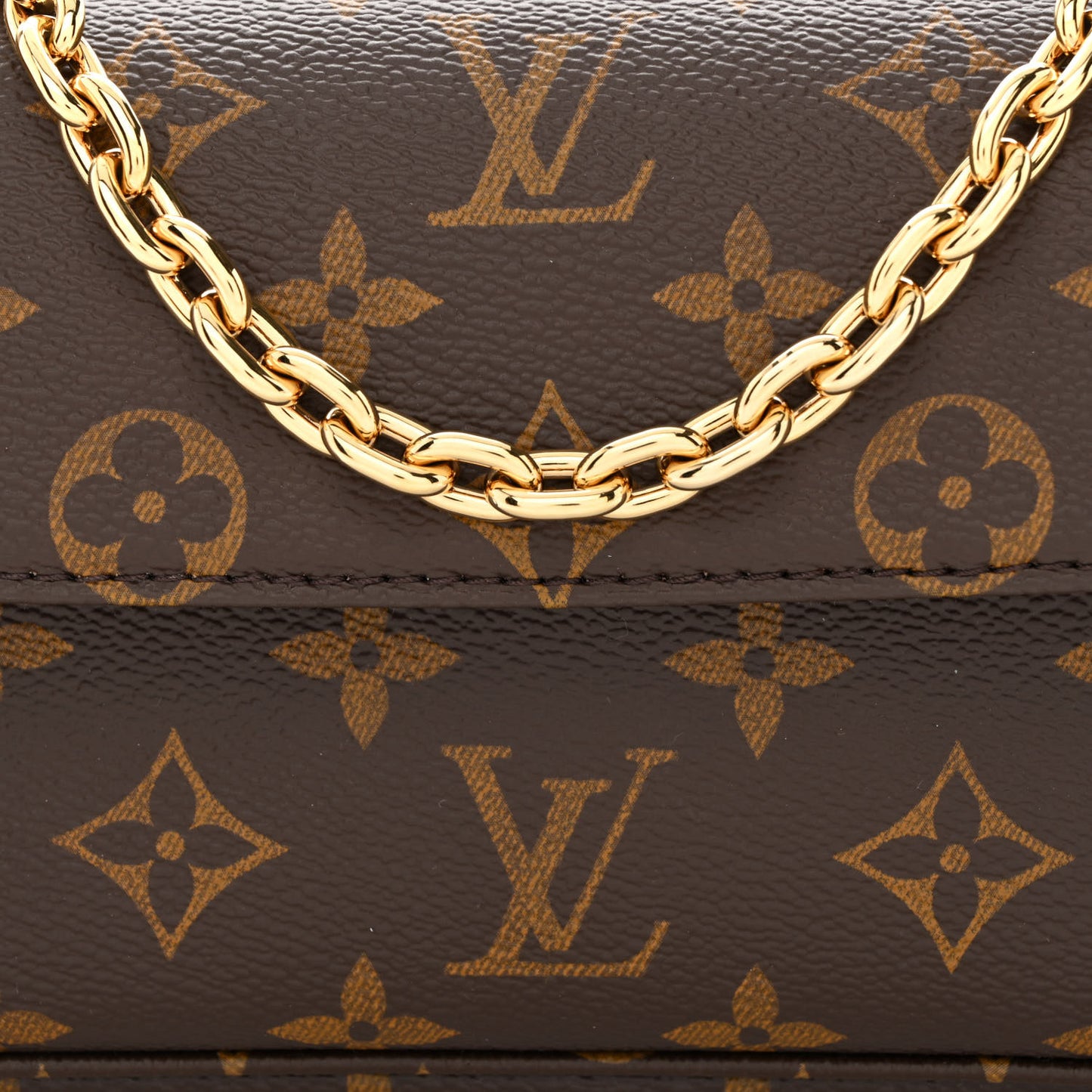 Monogram Ivy Wallet On Chain