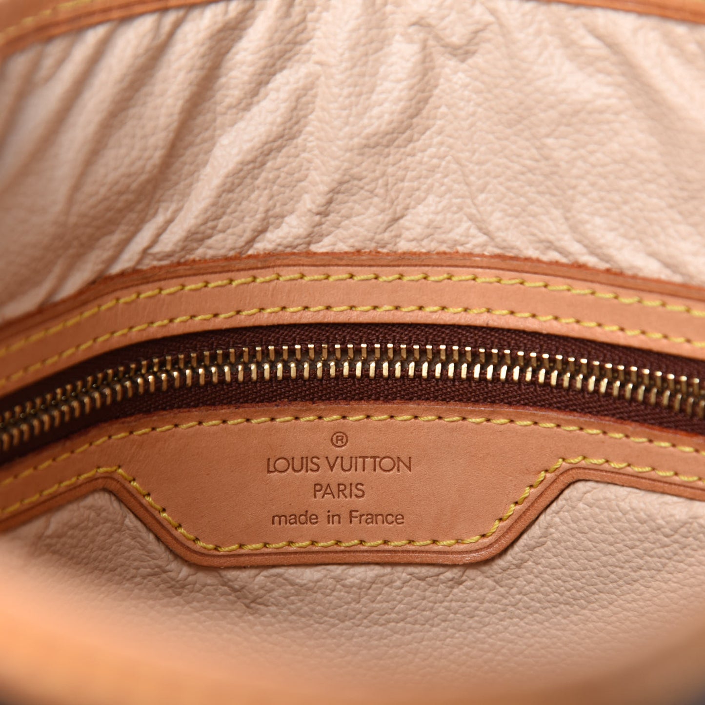 Monogram Petit Bucket 23