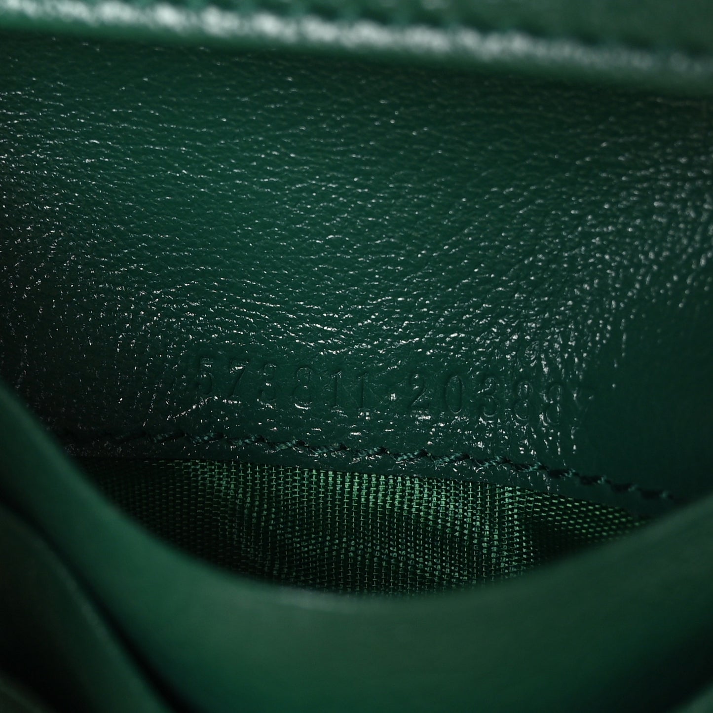 Azalea Calfskin Enamel Matelasse Diagonal Torchon GG Marmont Card Case New Shamrock Emerald