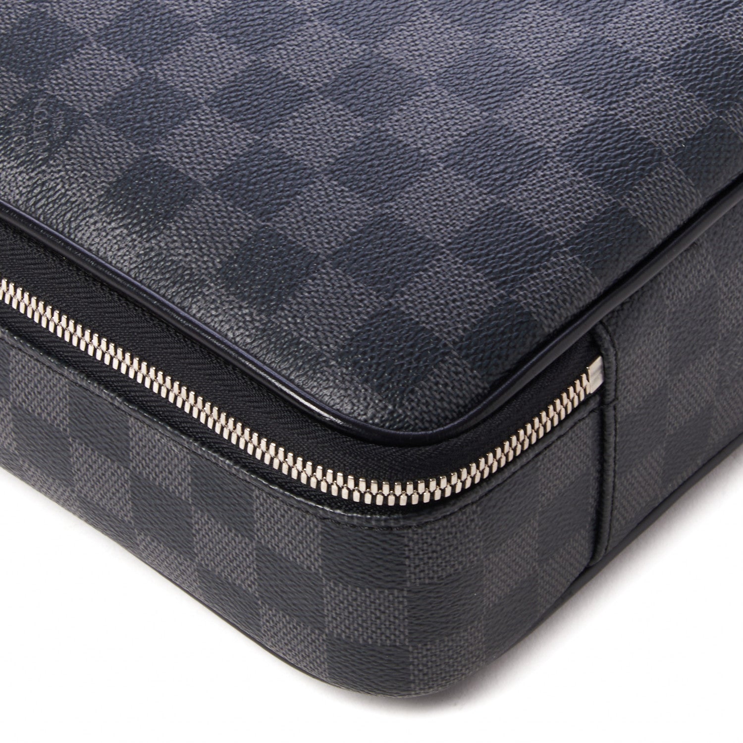 Louis Vuitton Damier Graphite Steeve 6 of 9