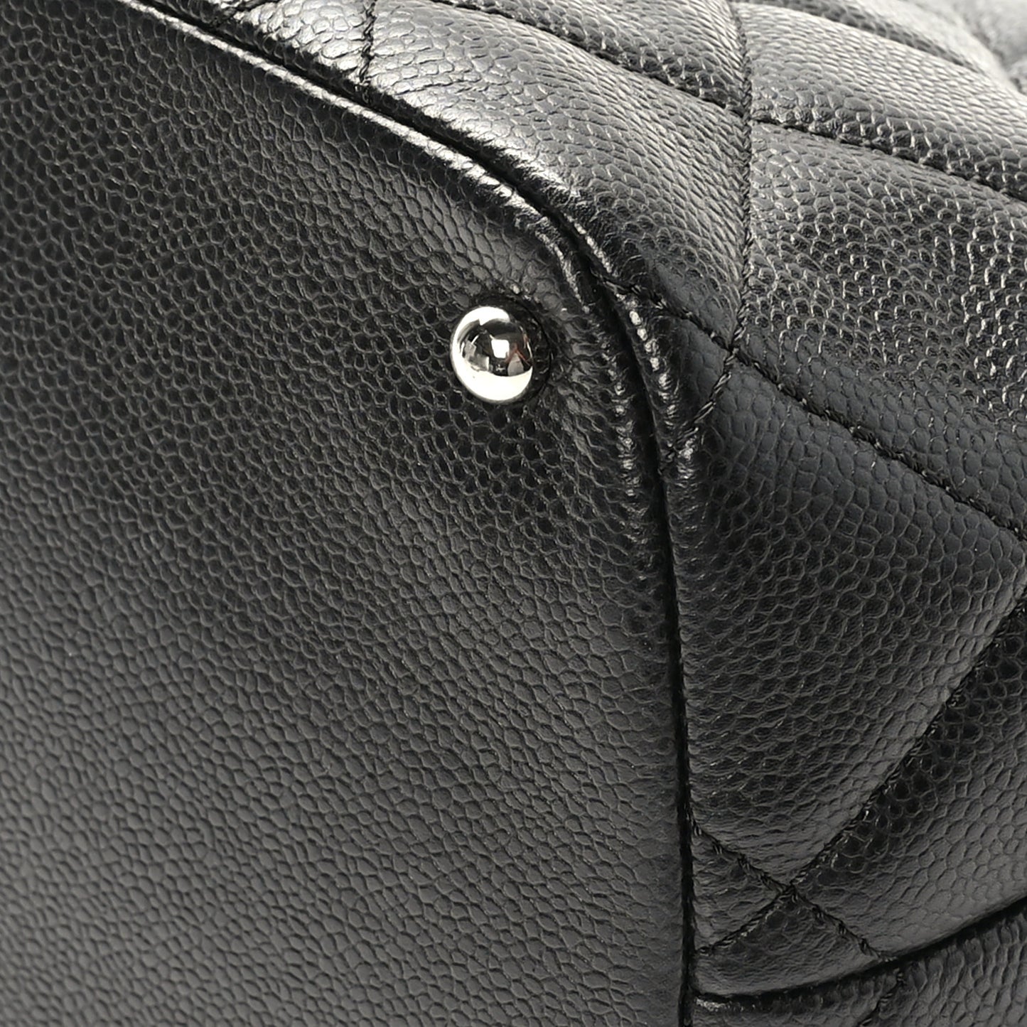 Caviar Quilted CC Timeless Soft Tote Black
