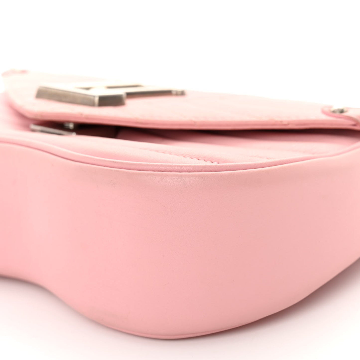 Calfskin New Wave Chain MM Smoothie Pink