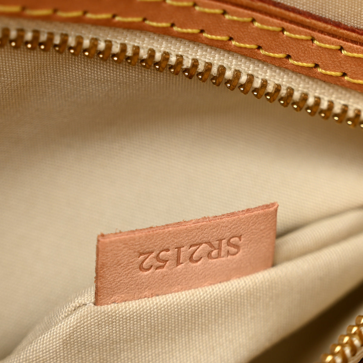 Louis Vuitton Vernis Brea GM Blanc Corail 6 of 12