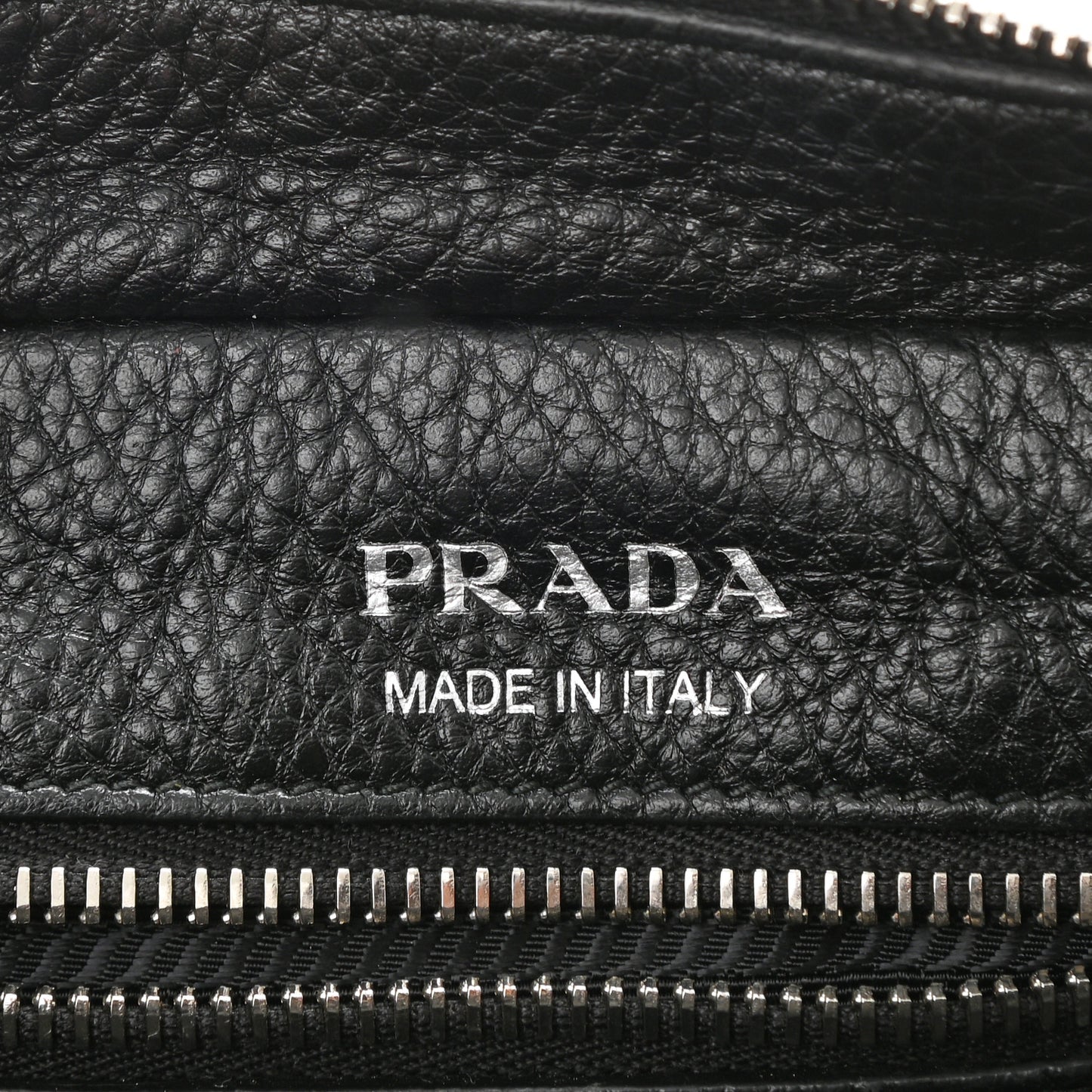 Vitello Daino Crossbody Black