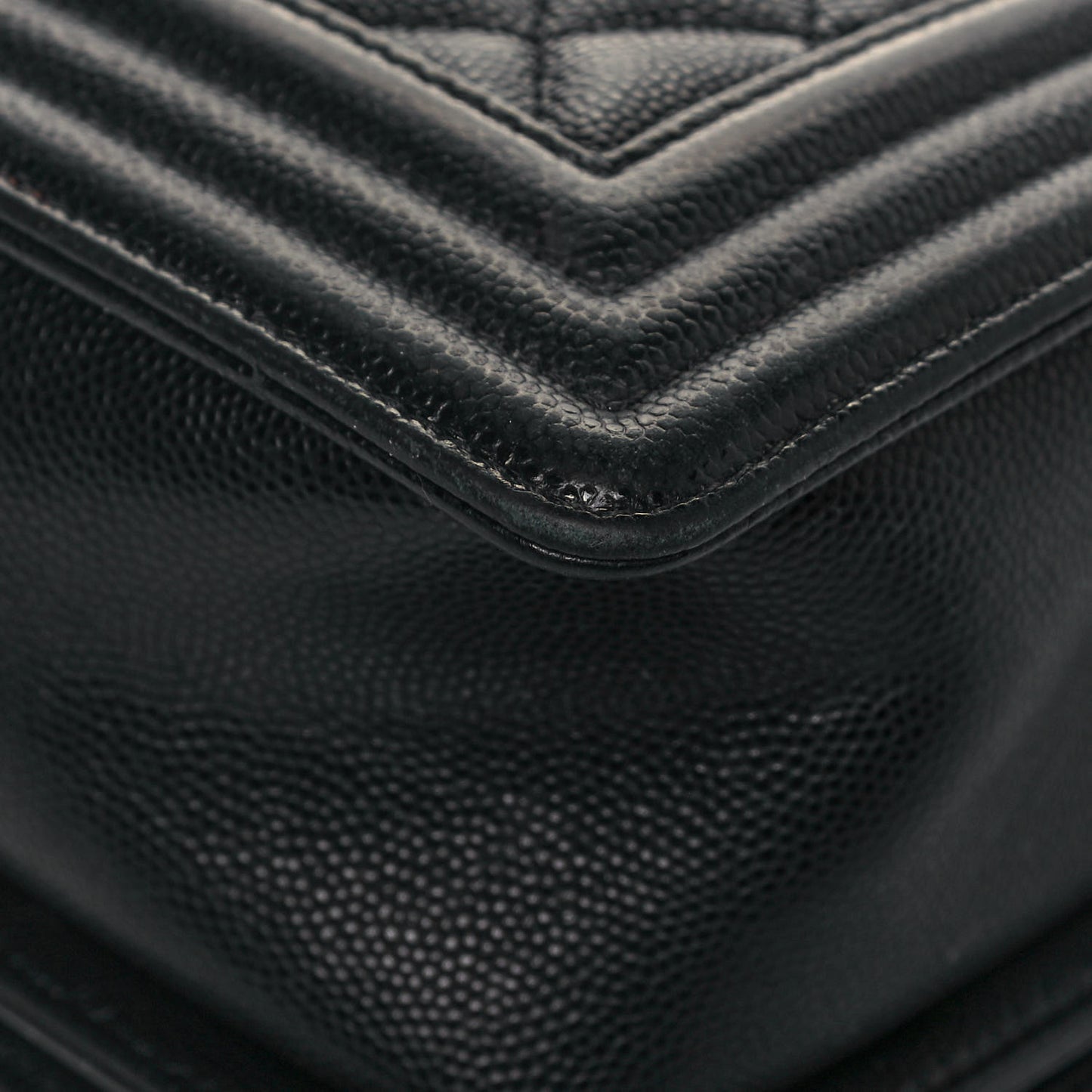 Caviar Quilted New Medium Boy Flap Black
