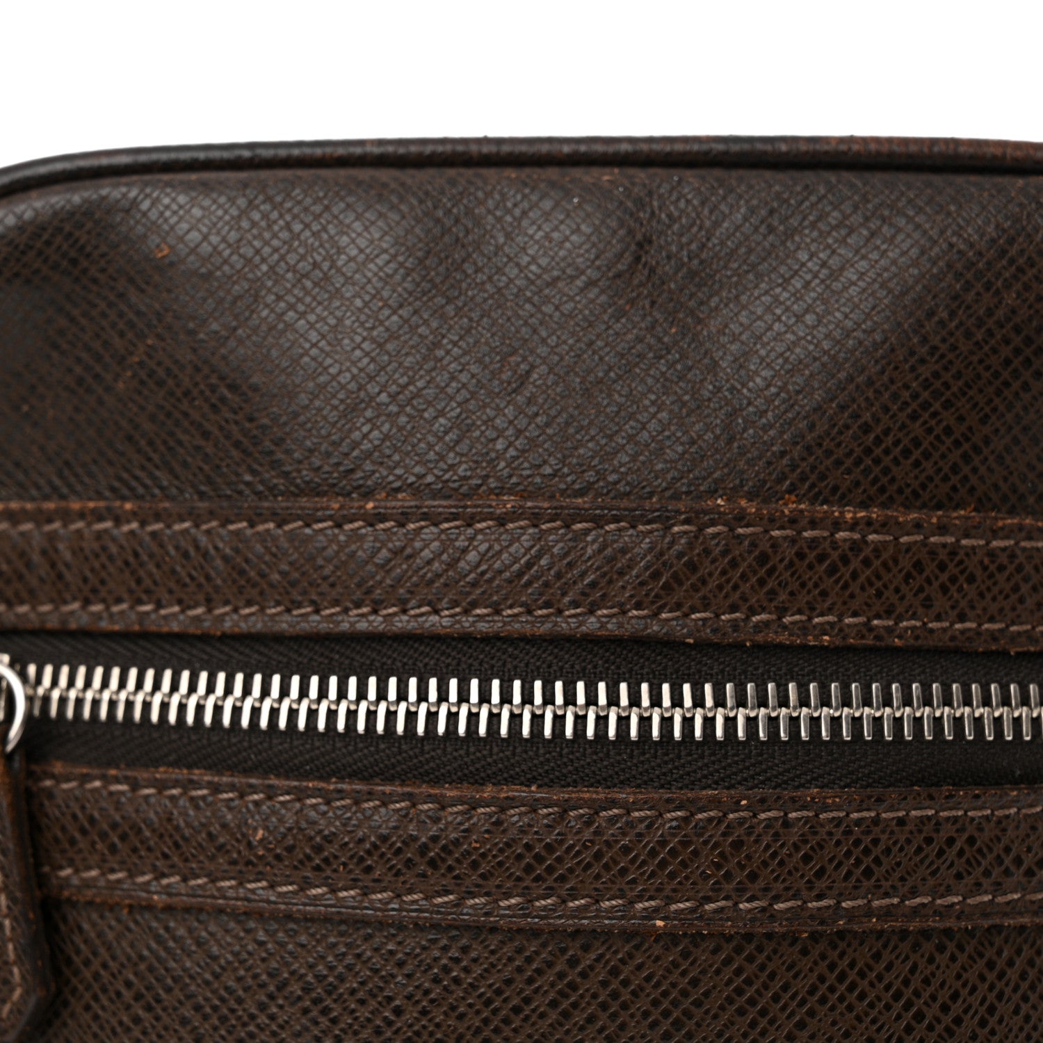 Louis Vuitton Taiga Dimitri Grizzli 12 of 16