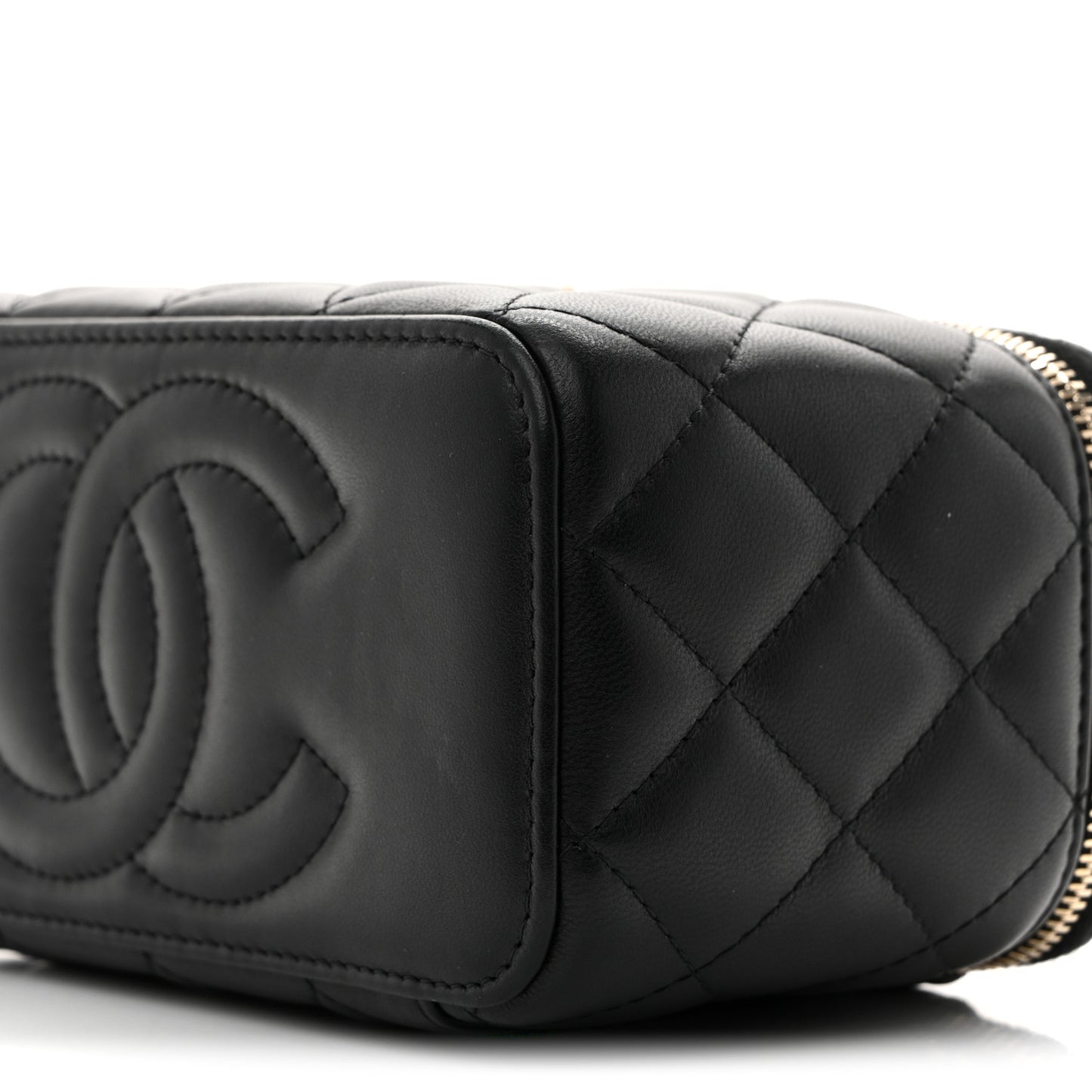 Lambskin Quilted Pearl Crush Small Vanity Case With Chain Black