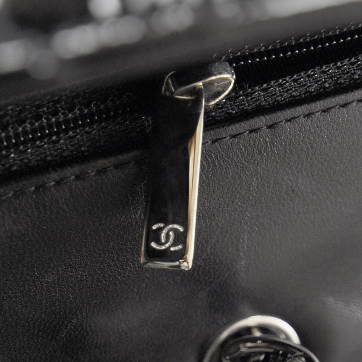 Crackled Patent Jumbo Flap Black SHW