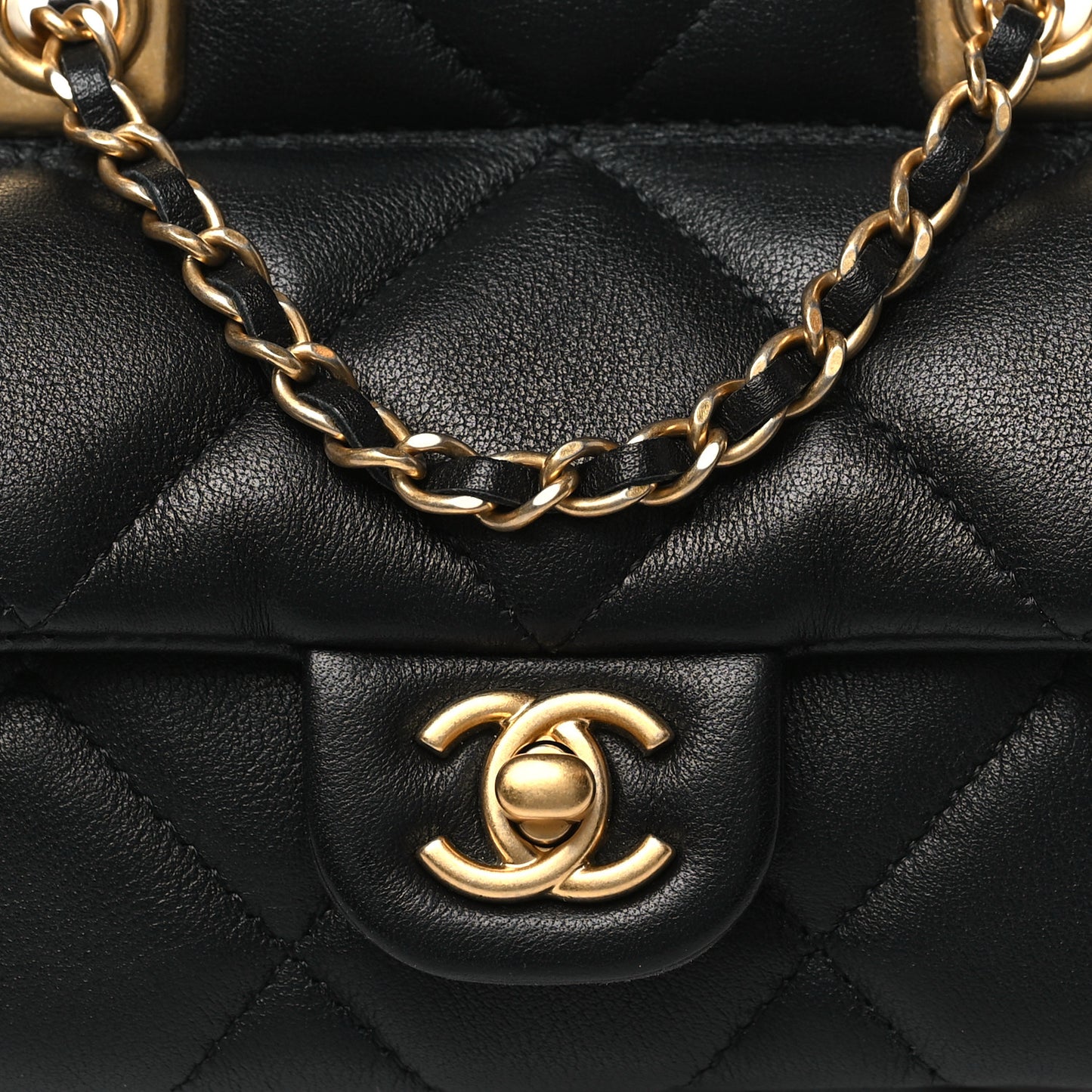 Calfskin Quilted Lady Handle Clutch With Chain Black
