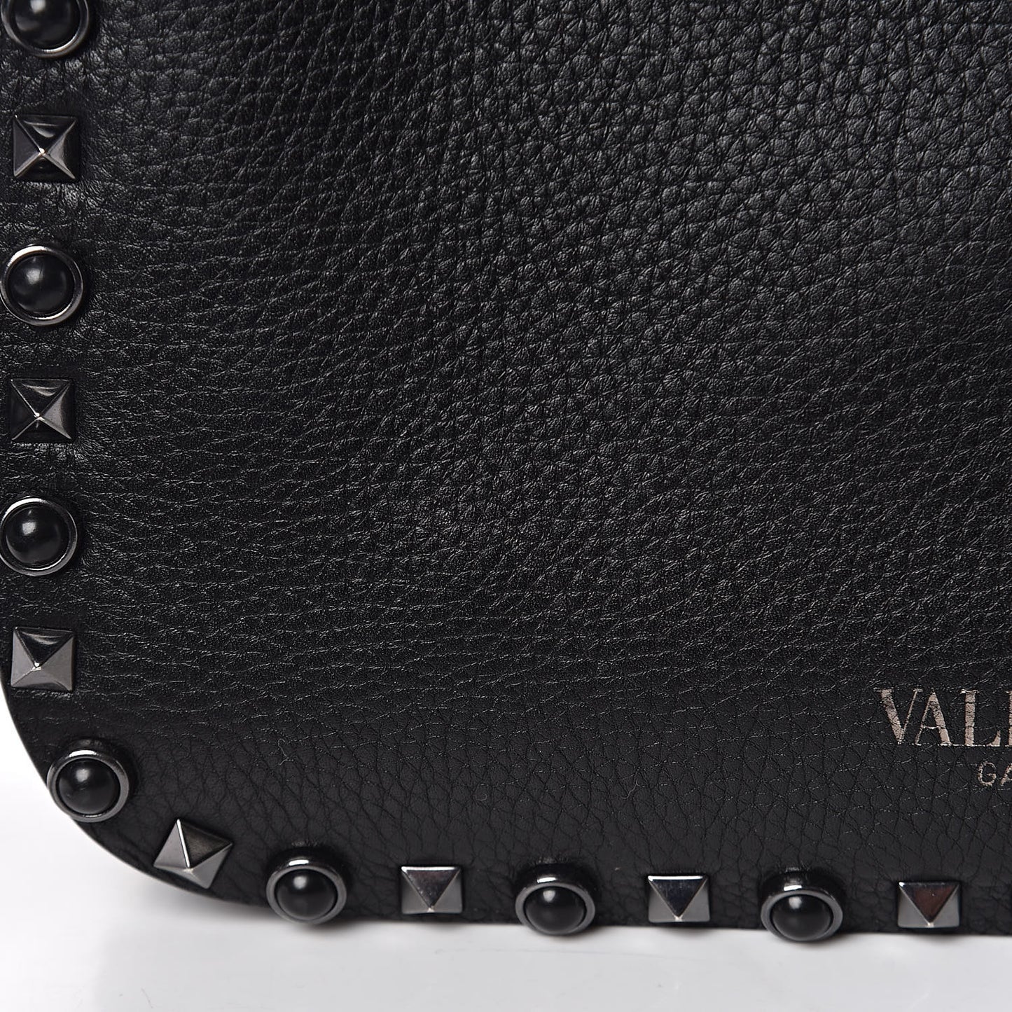 Pebbled Calfskin Onyx Medium Guitar Strap Rockstud Rolling Flap Saddle Bag Black