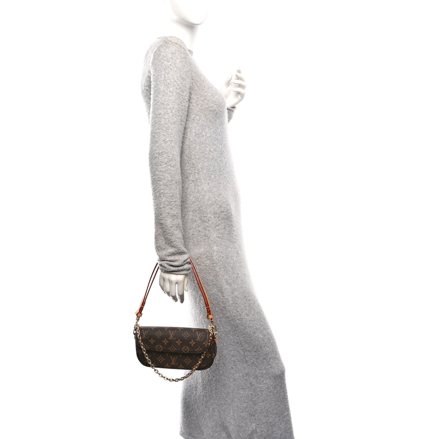 Monogram Ivy Wallet On Chain