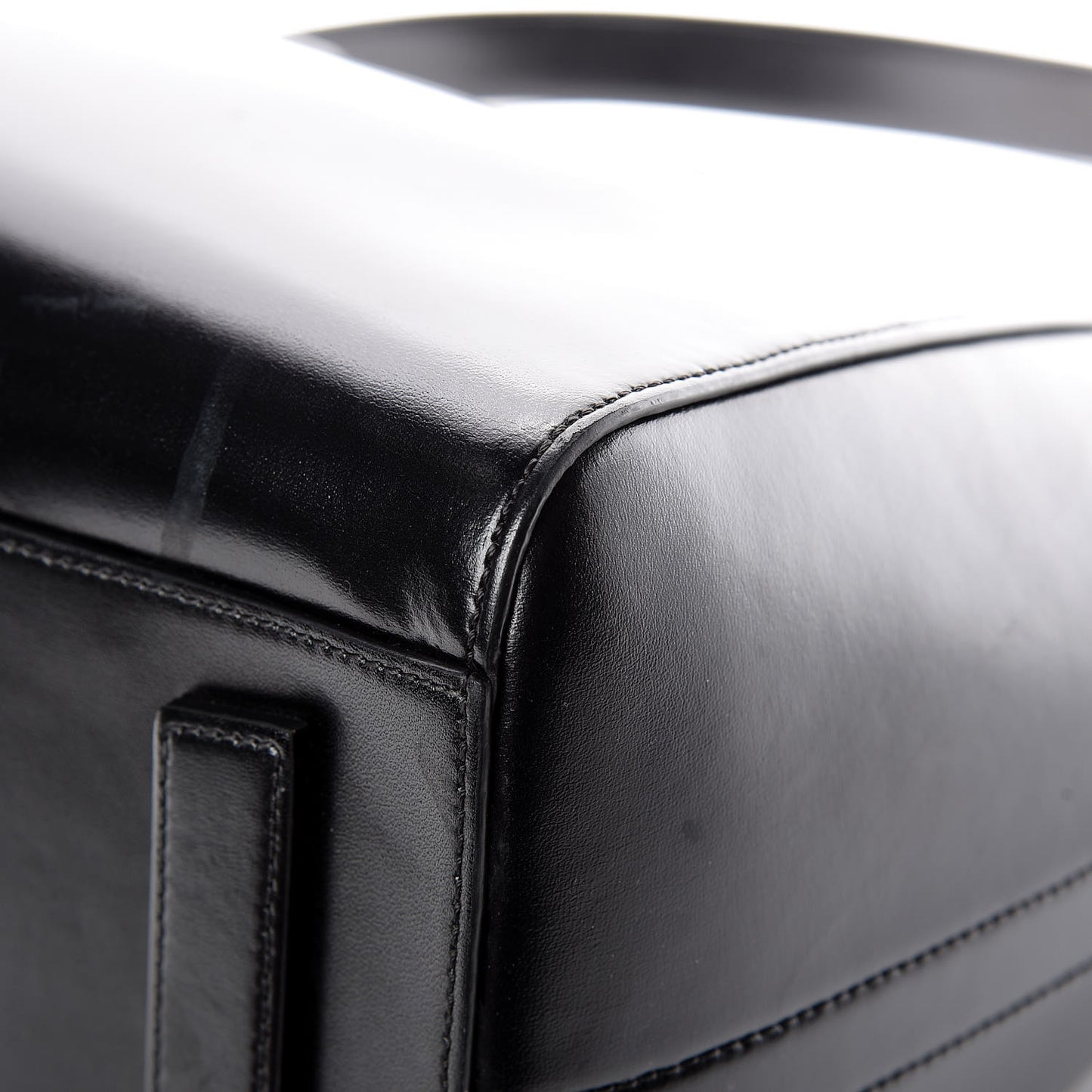 Shiny Lord Calfskin Medium Antigona Black
