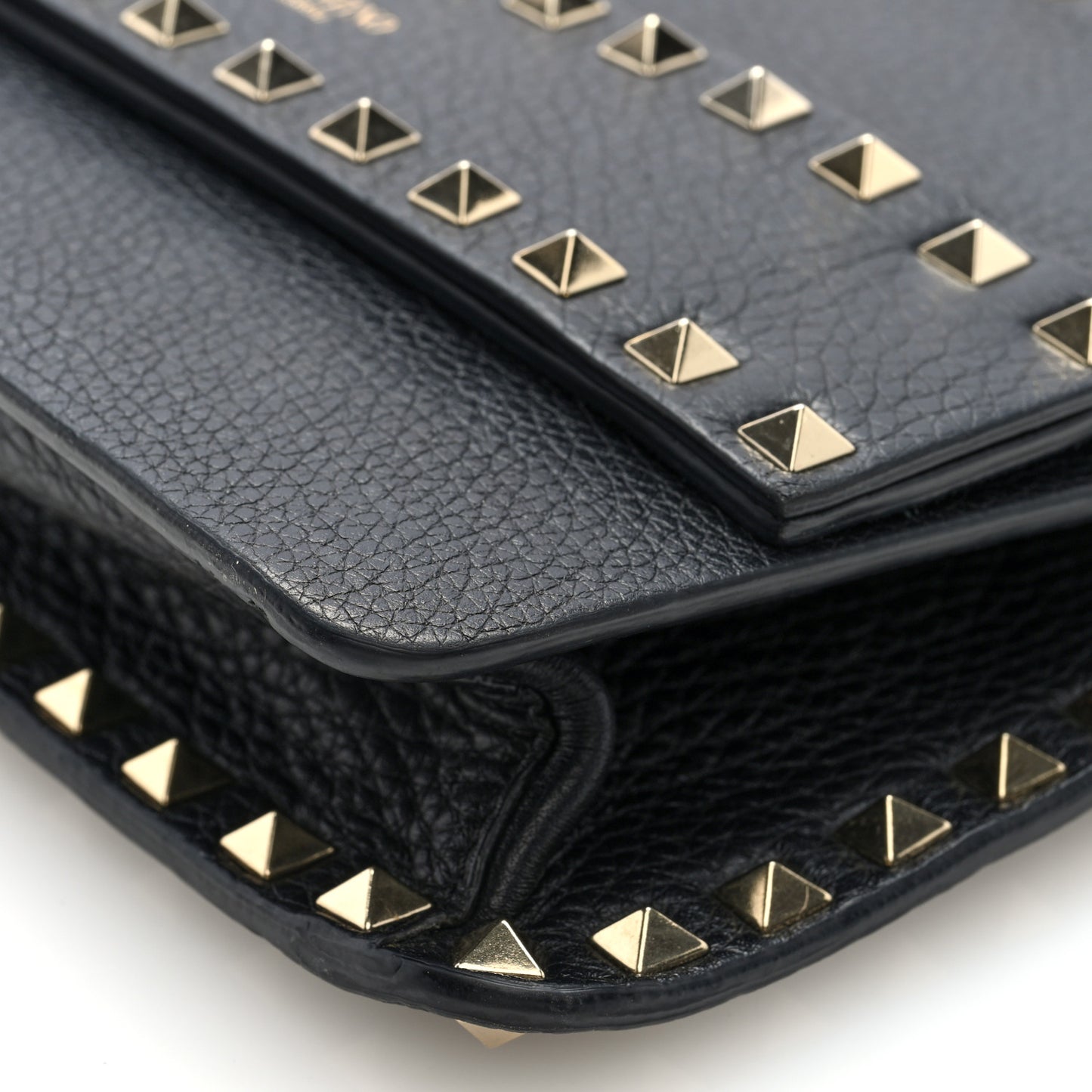 Pebbled Calfskin Rockstud Side Slip Crossbody Black