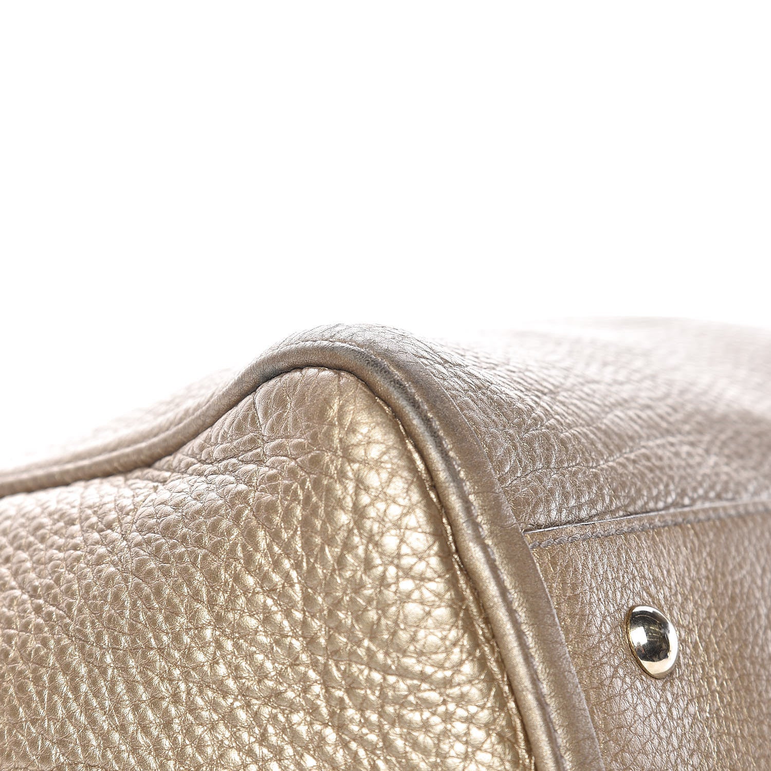 Gucci Metallic Pebbled Calfskin Large Soho Shoulder Bag Golden Beige 19 of 22