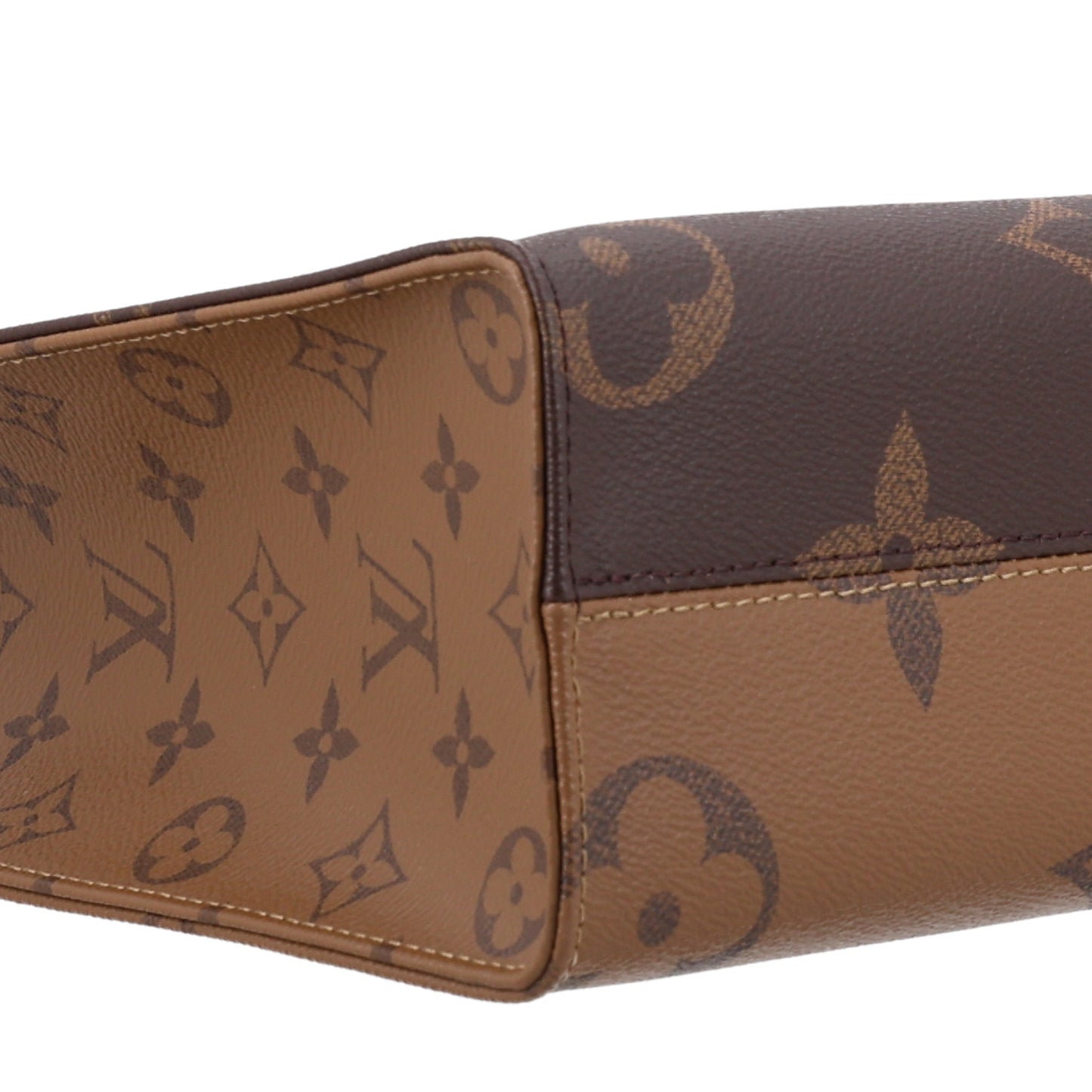 Reverse Monogram Giant Onthego BB