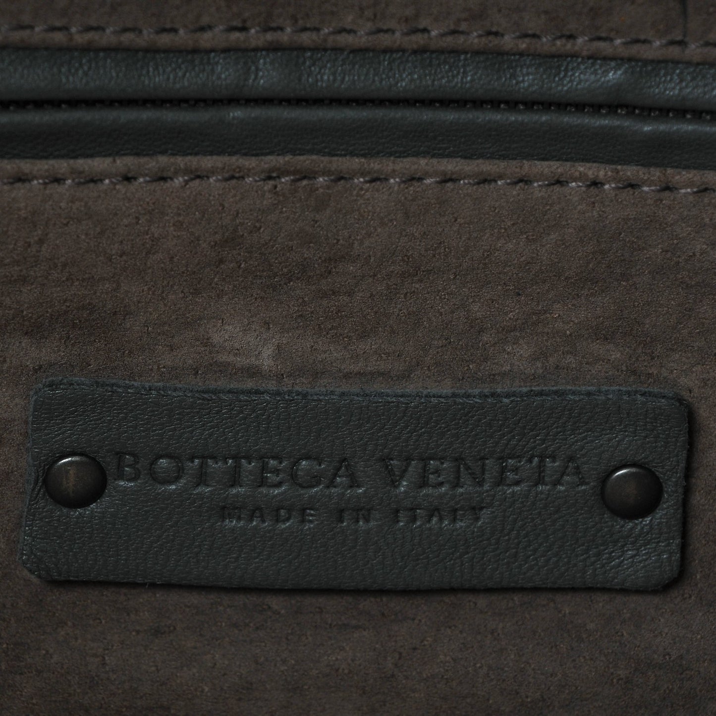Nappa Intrecciato Medium Veneta Hobo Grey
