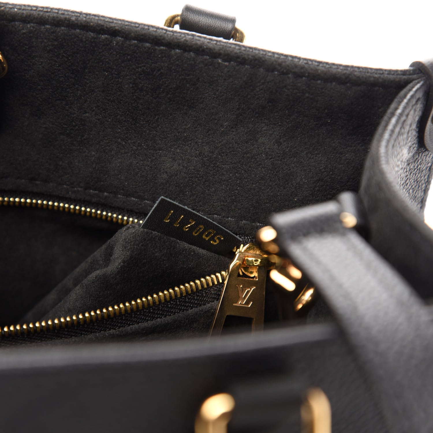 Louis Vuitton Empreinte Monogram Giant Onthego PM Black 9 of 10