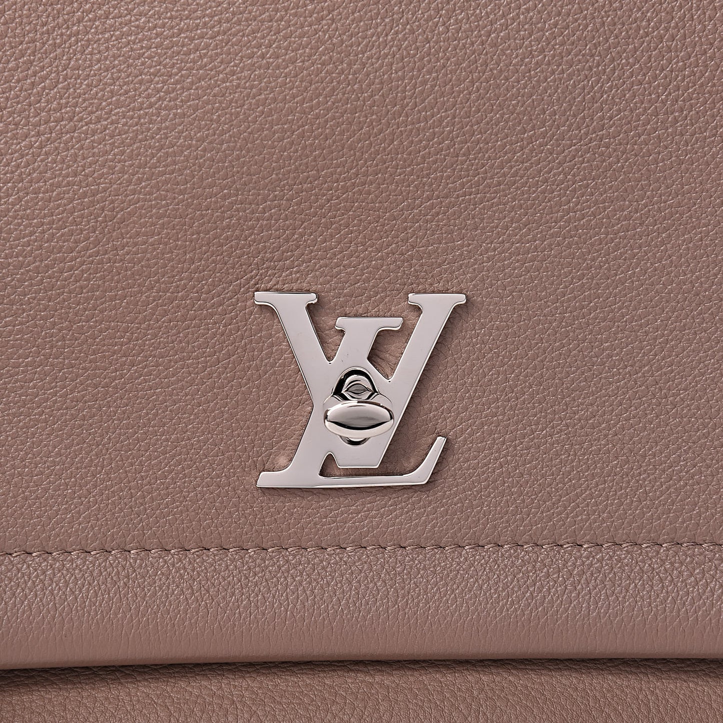 Soft Calfskin Lockme II Top Handle Taupe Glace