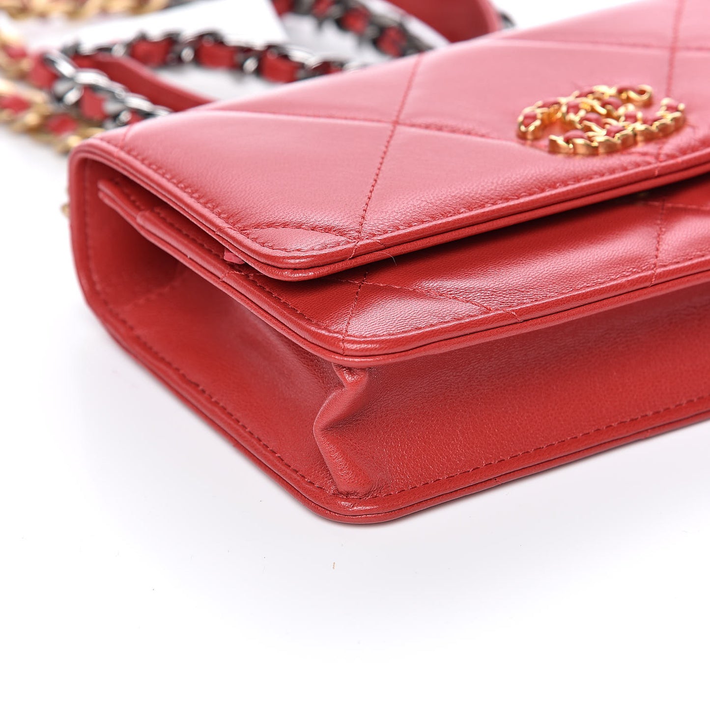 Goatskin Quilted 19 Wallet On Chain WOC Red
