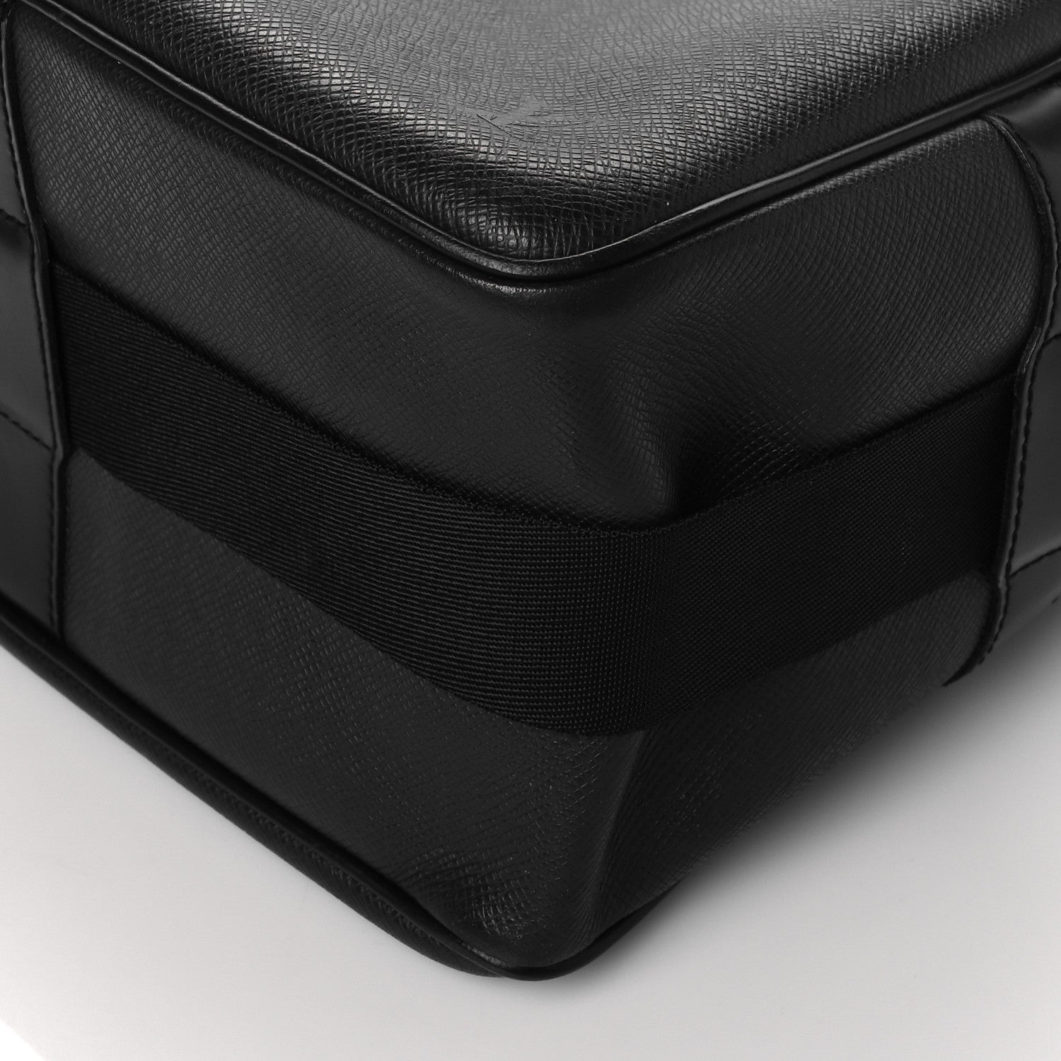 Louis Vuitton Taiga Reporter Messenger Ardoise 10 of 10