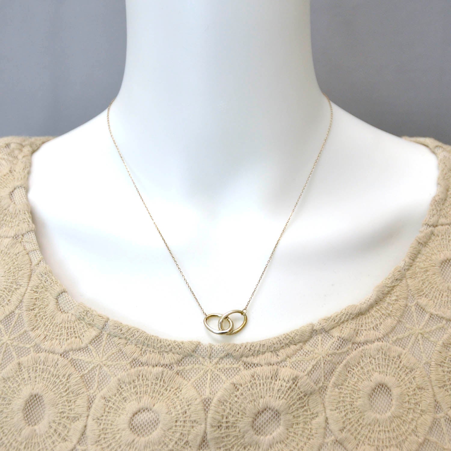 Tiffany Silver Elsa Peretti Interlocking Ovals Pendant Necklace 2 of 5
