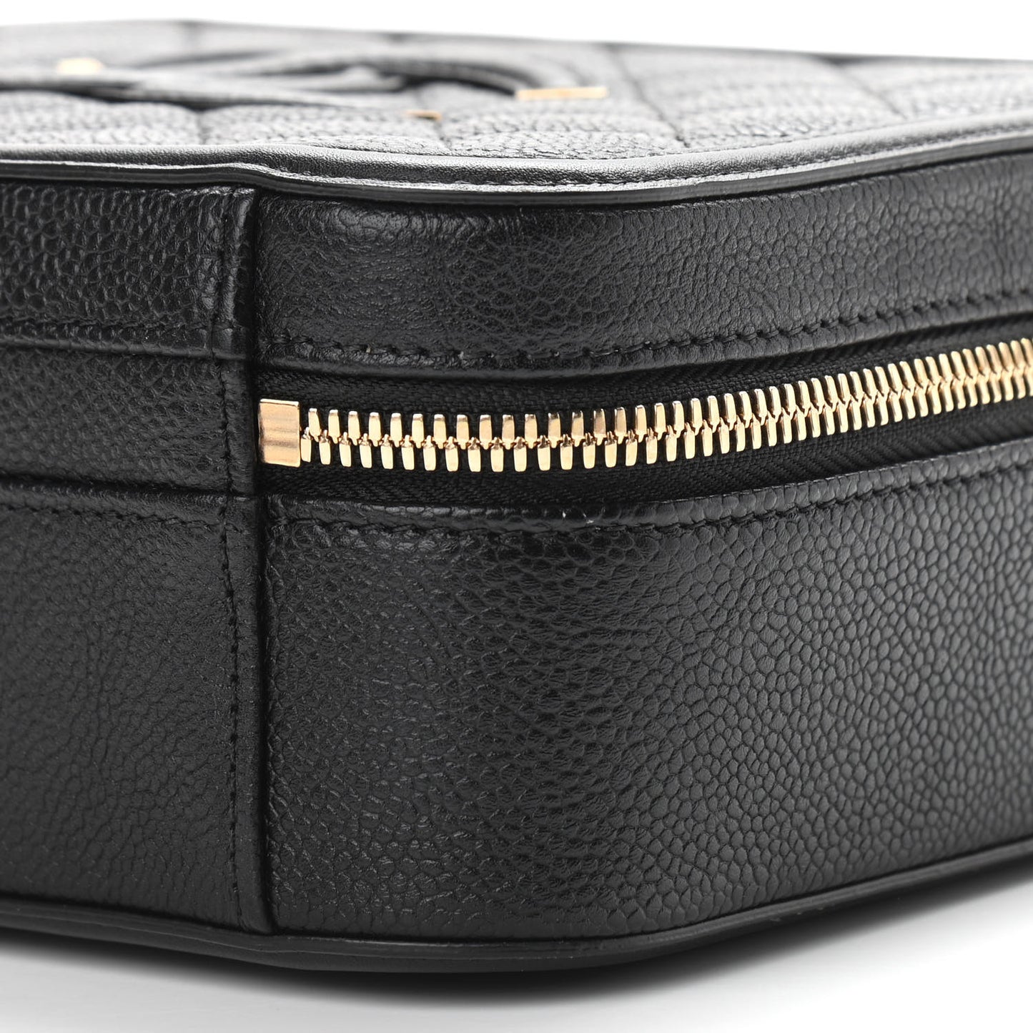 Caviar Quilted Medium CC Filigree Vanity Case Black