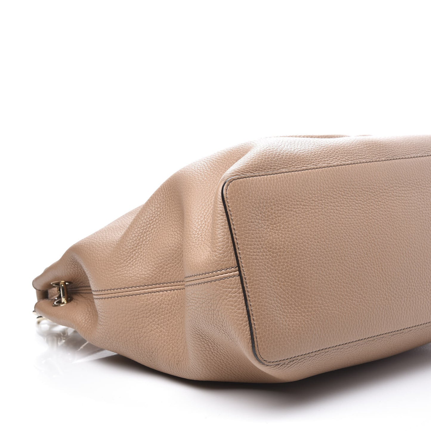 Pebbled Calfskin Large Soho Hobo Camelia