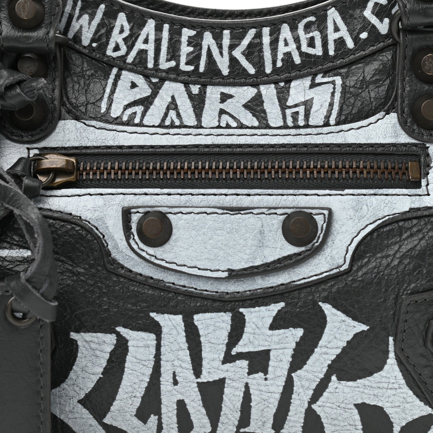 Agneau Arena Graffiti All Over Classic Hardware Mini City Gris Fossile White