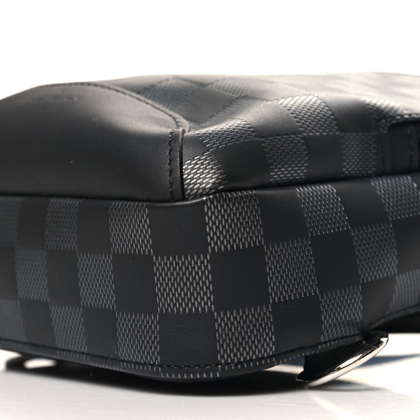 Damier Graphite Avenue Sling Bag Onyx Silver