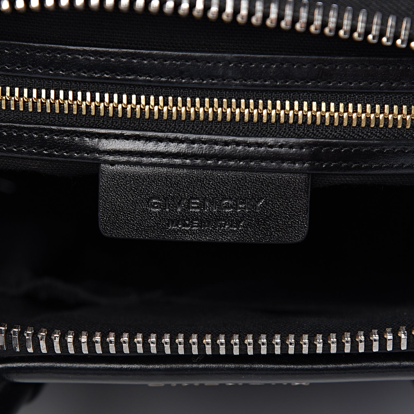 Shiny Lord Calfskin Medium Antigona Black