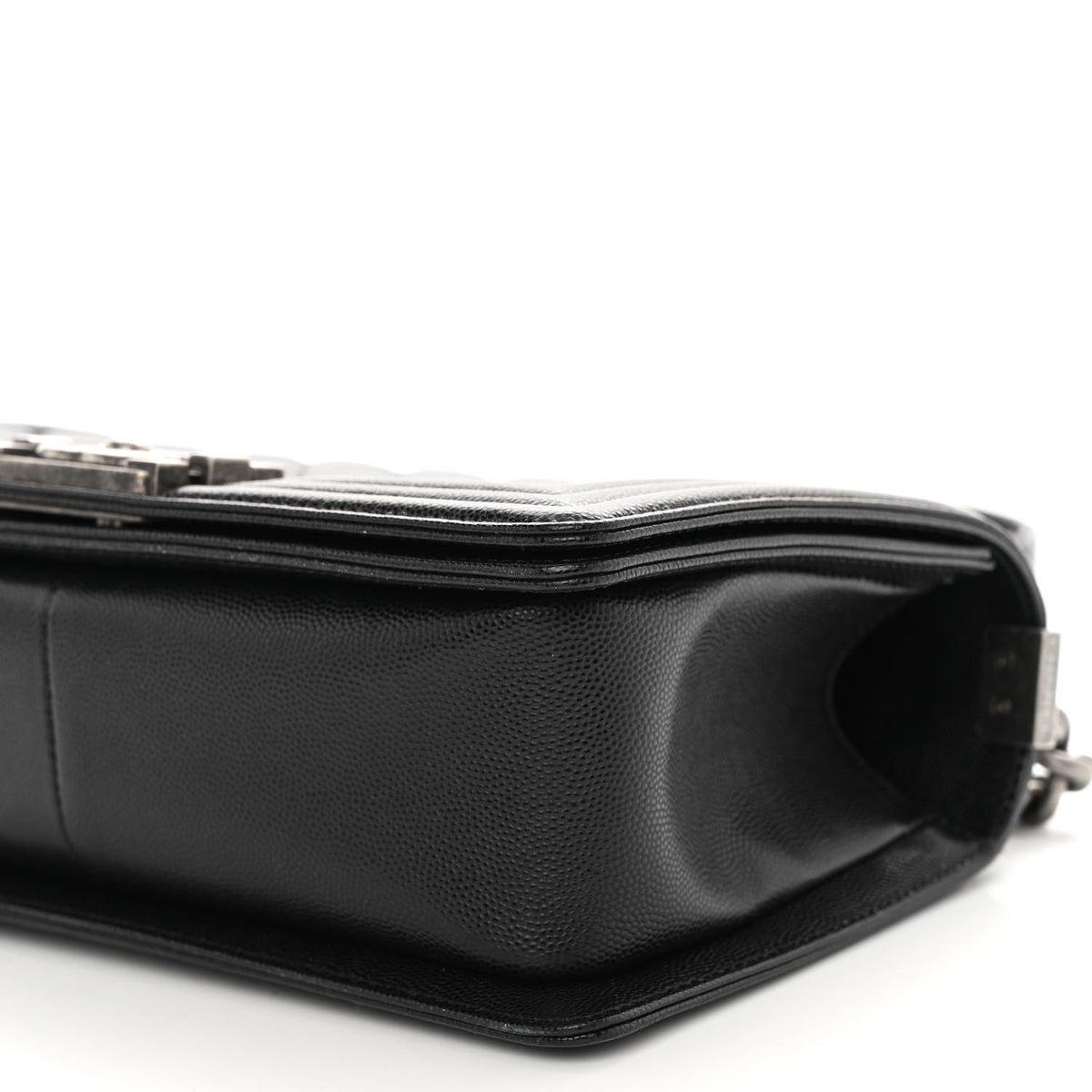 Caviar Quilted Medium Boy Flap Black