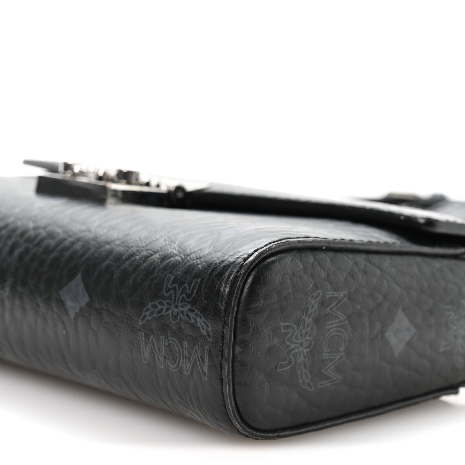 MCM ショルダーバッグ BLACK Small Diamant 3D Shoulder Bag in Goatskin Leather Black | MCM ®US