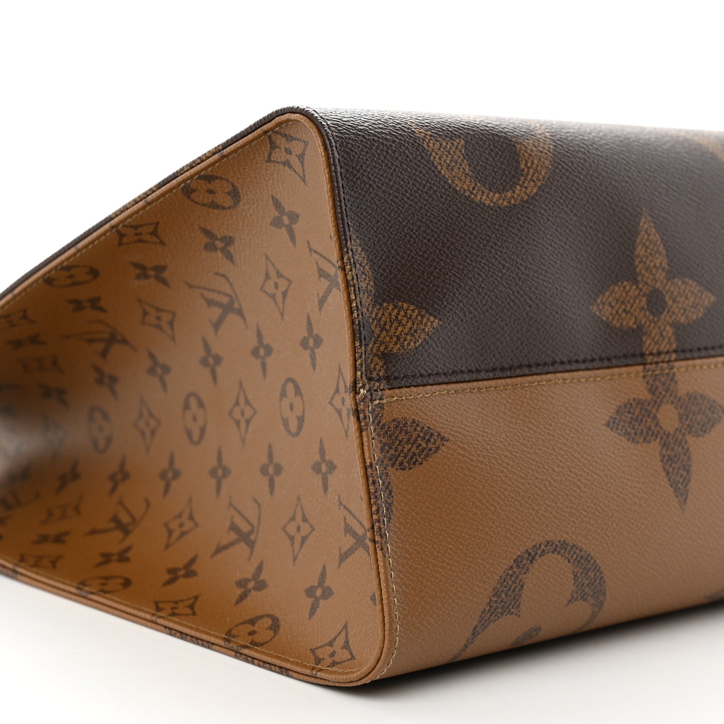 Reverse Monogram Giant Onthego GM