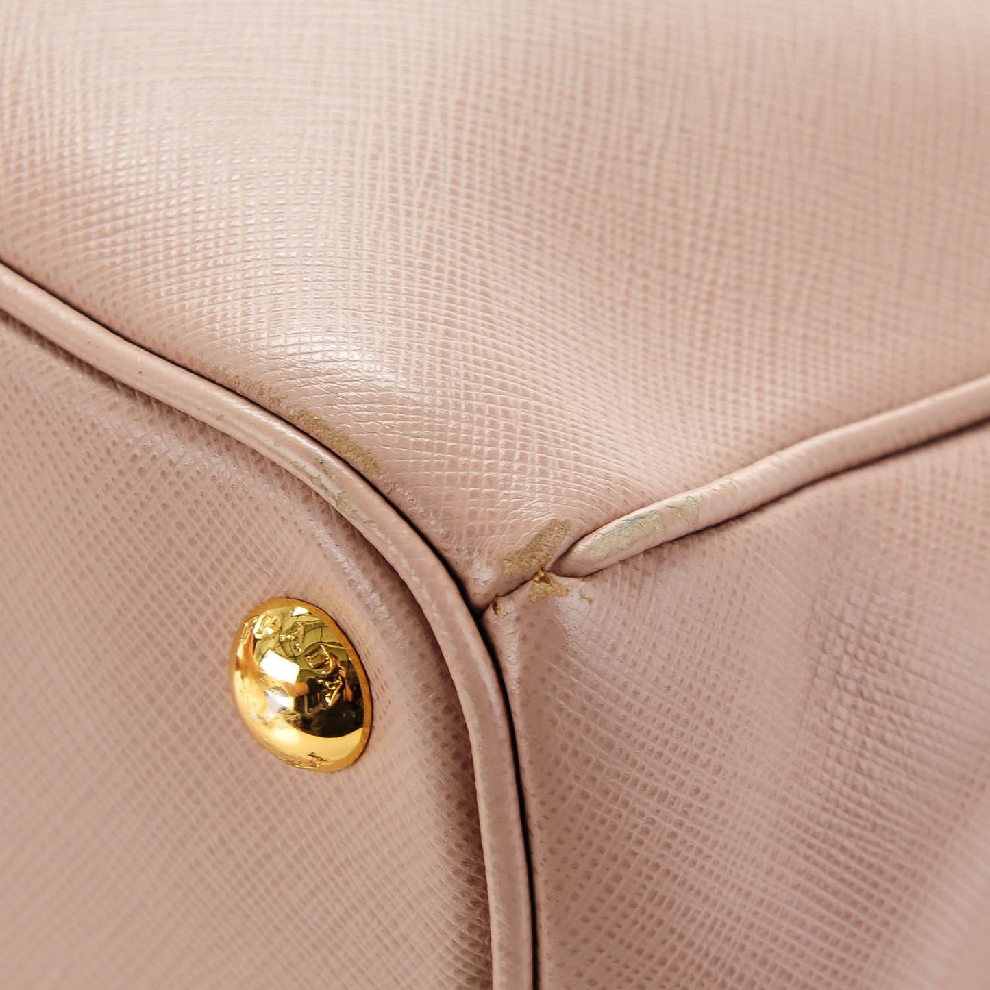 Saffiano Medium Galleria Double Zip Tote Cammeo