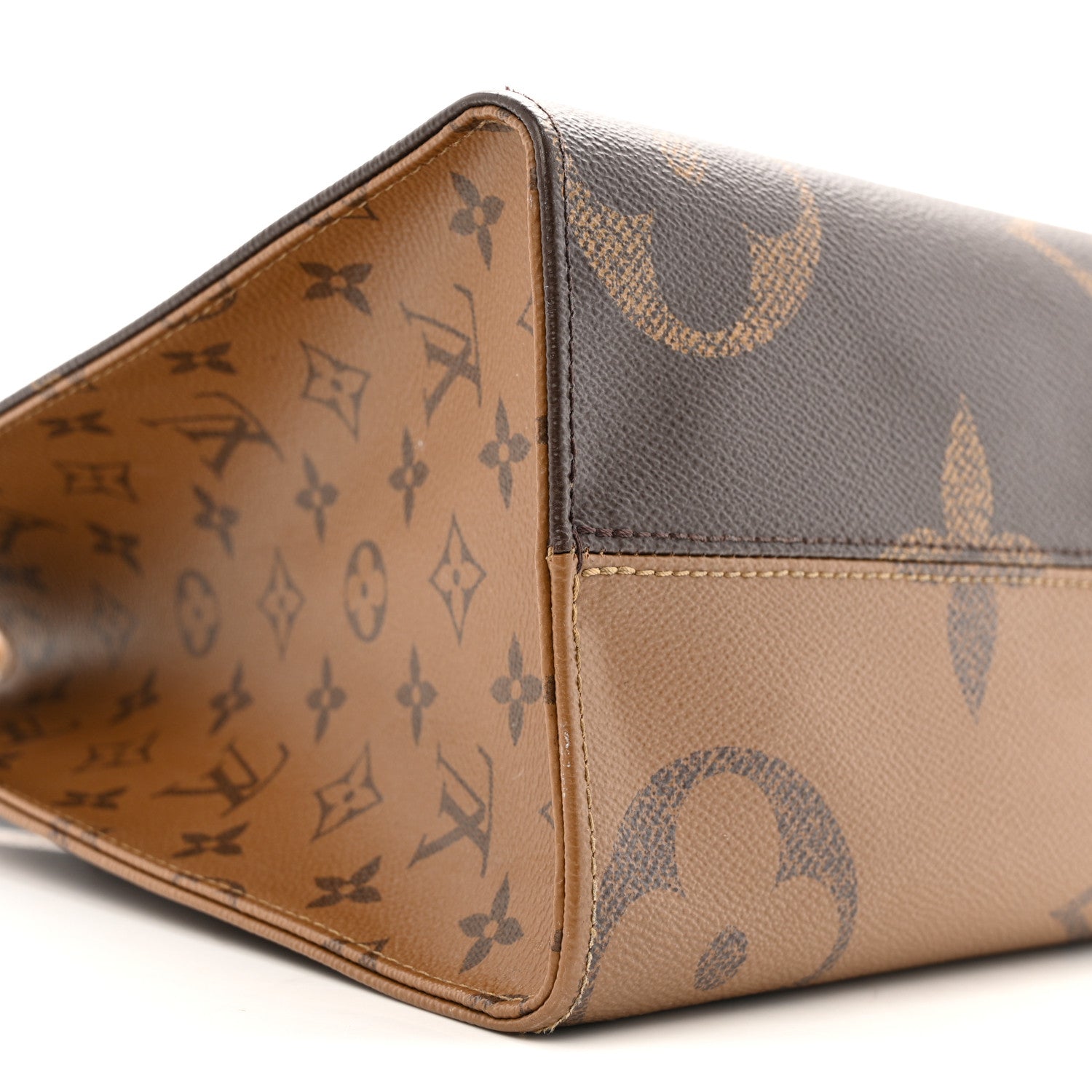 Louis Vuitton Reverse Monogram Giant Onthego MM 9 of 13