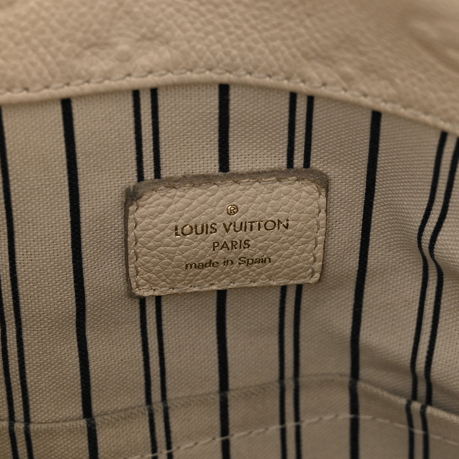 Louis Vuitton Empreinte Artsy MM Neige 6 of 15