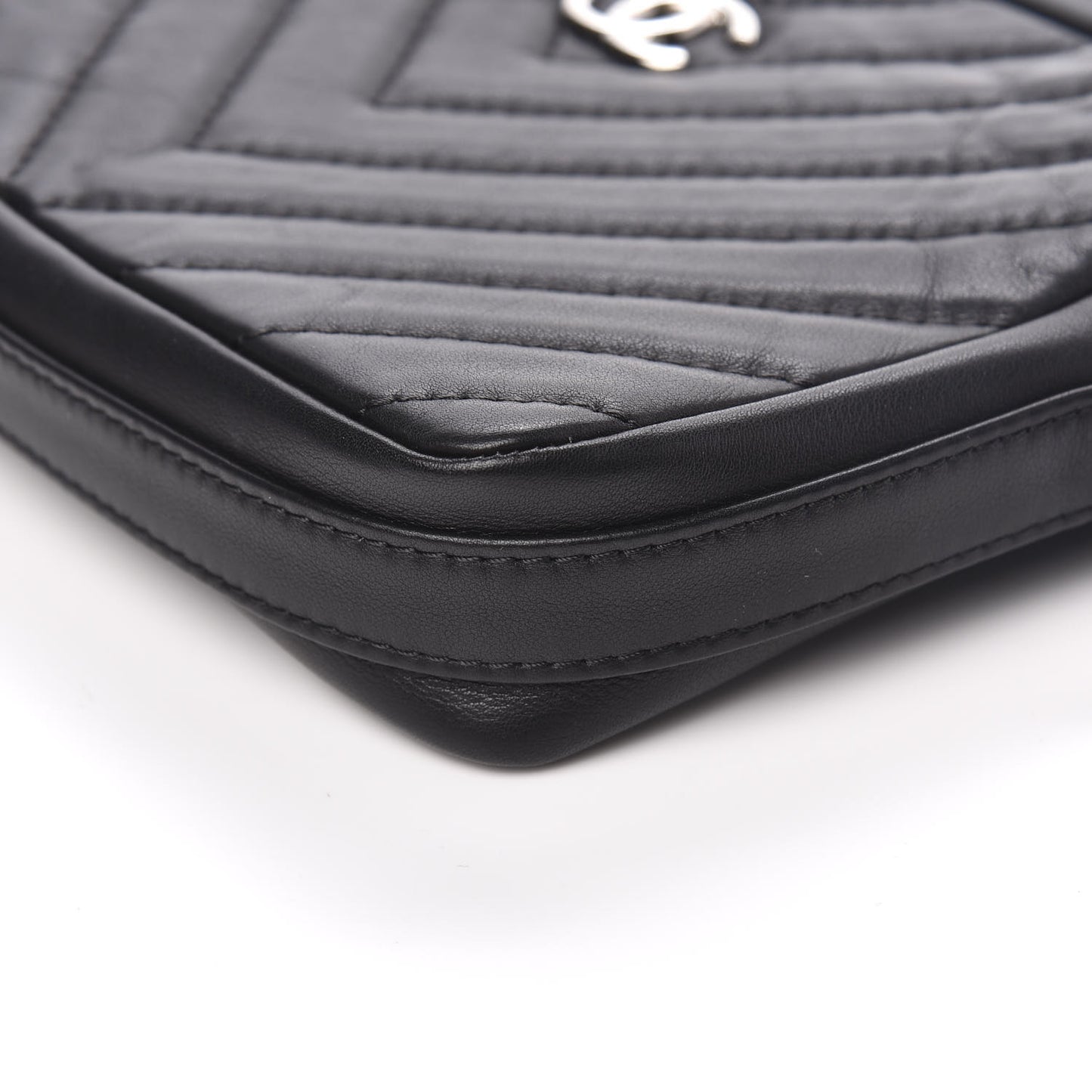 Lambskin Chevron Quilted Small Promenade Camera Black
