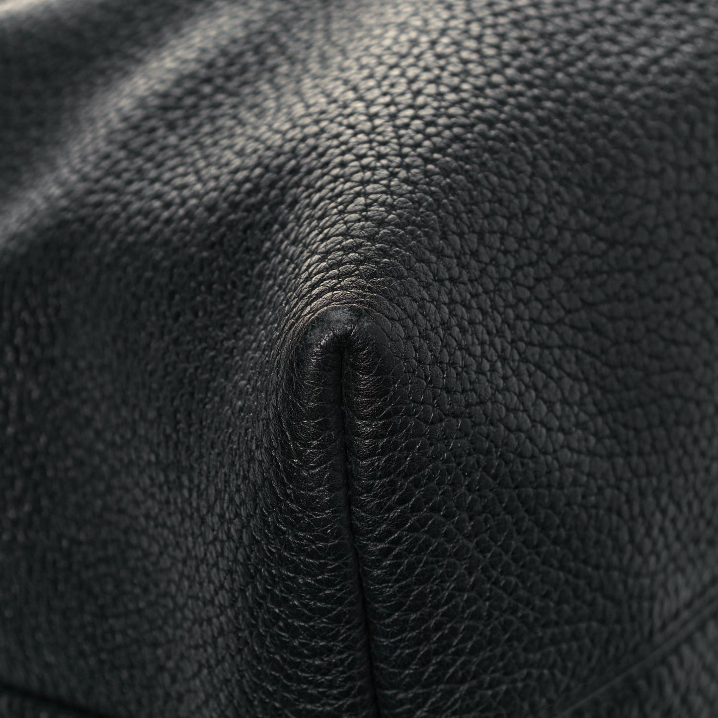 London Grainy Calfskin Medium Baynard Tote Black