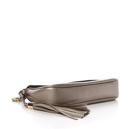 Gucci Metallic Pebbled Calfskin Medium Soho Flap Crossbody Golden Beige 4 of 7