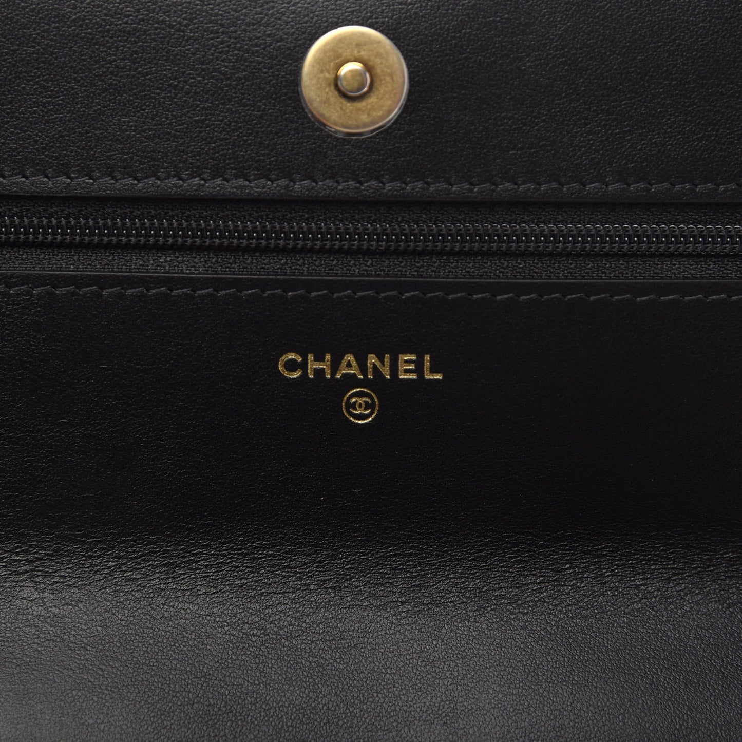 Lambskin Quilted 19 Wallet On Chain WOC Black