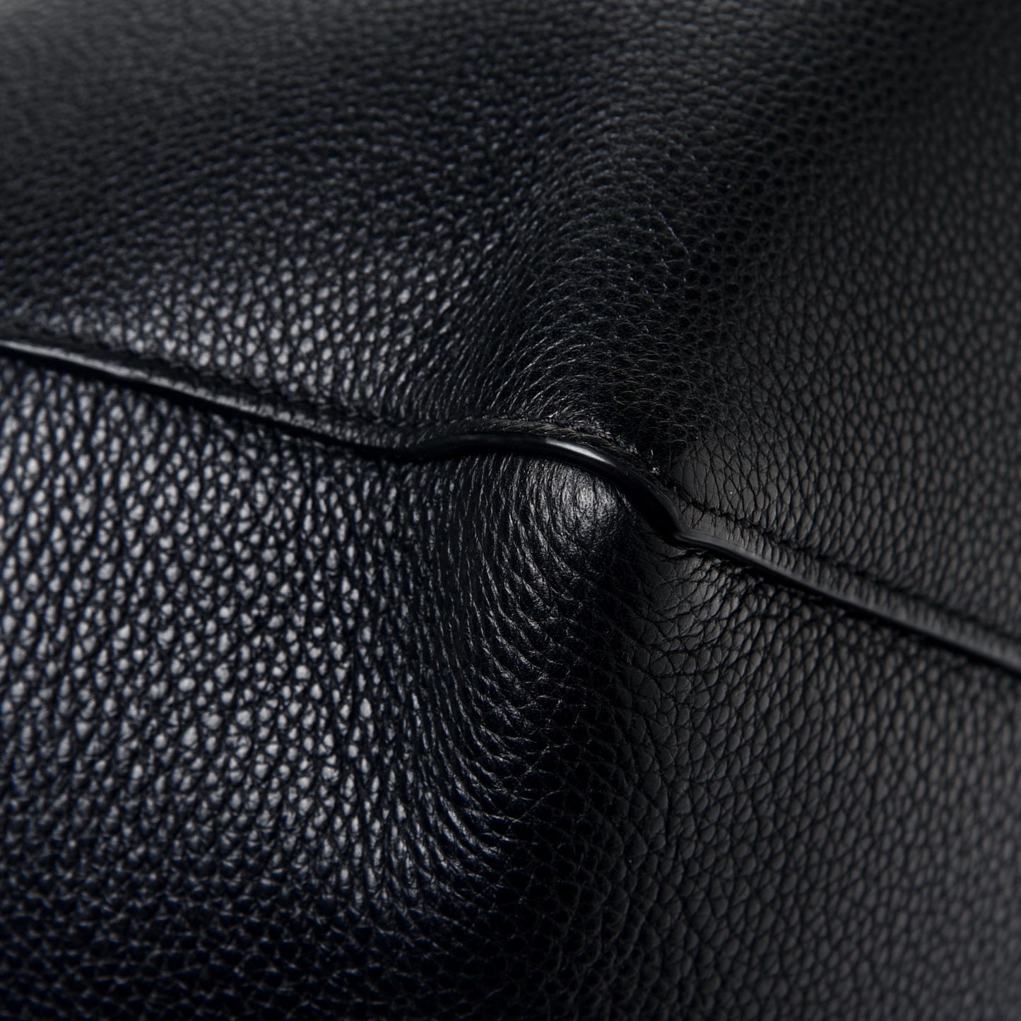 Soft Grained Calfskin Medium Belt Cabas Phantom Black