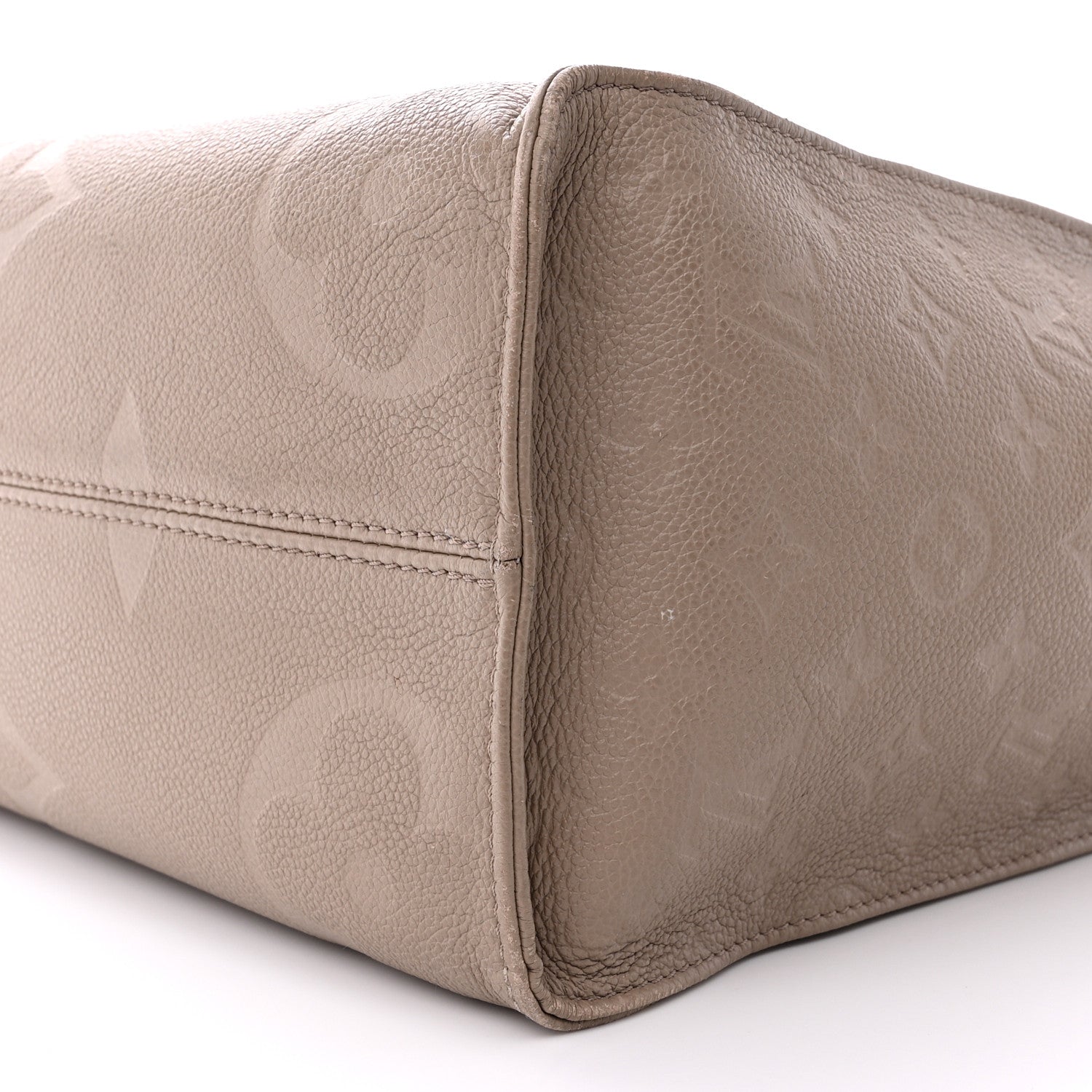 Louis Vuitton Empreinte Monogram Giant Onthego MM Tourterelle 9 of 18