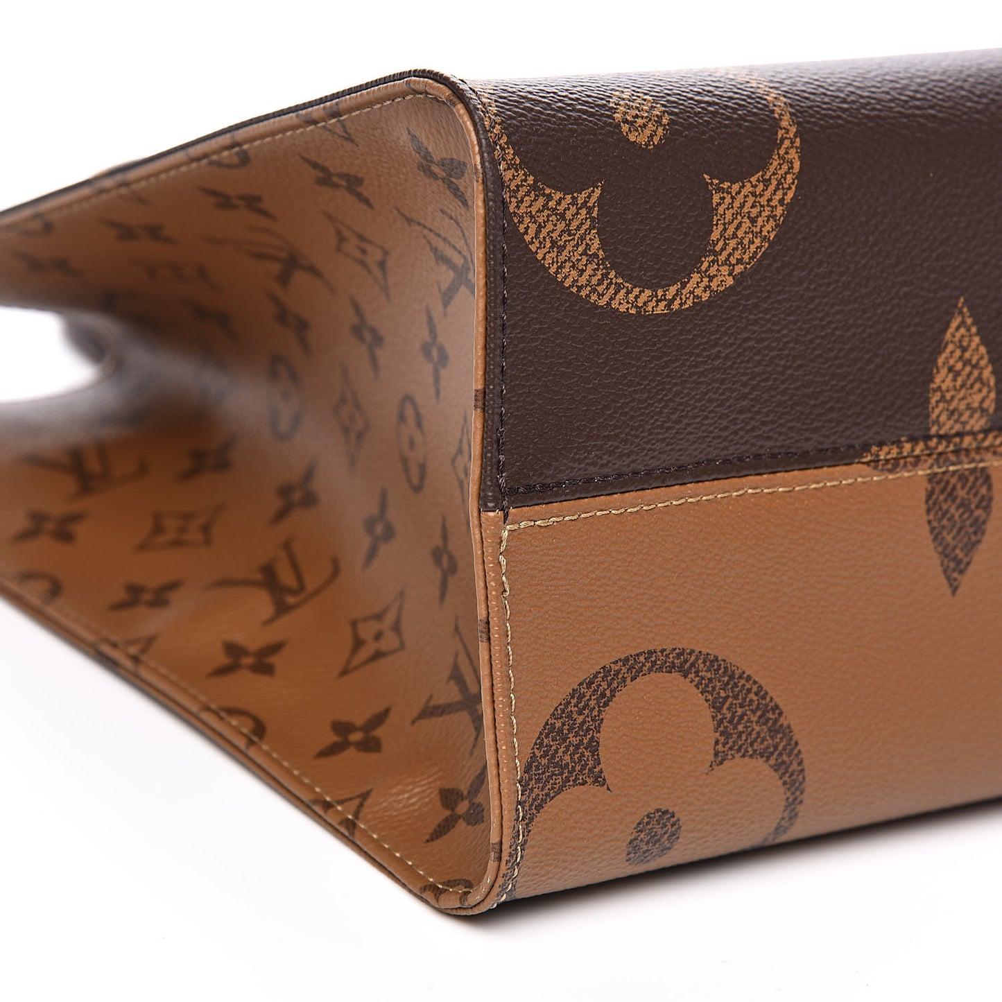 Reverse Monogram Giant Onthego MM