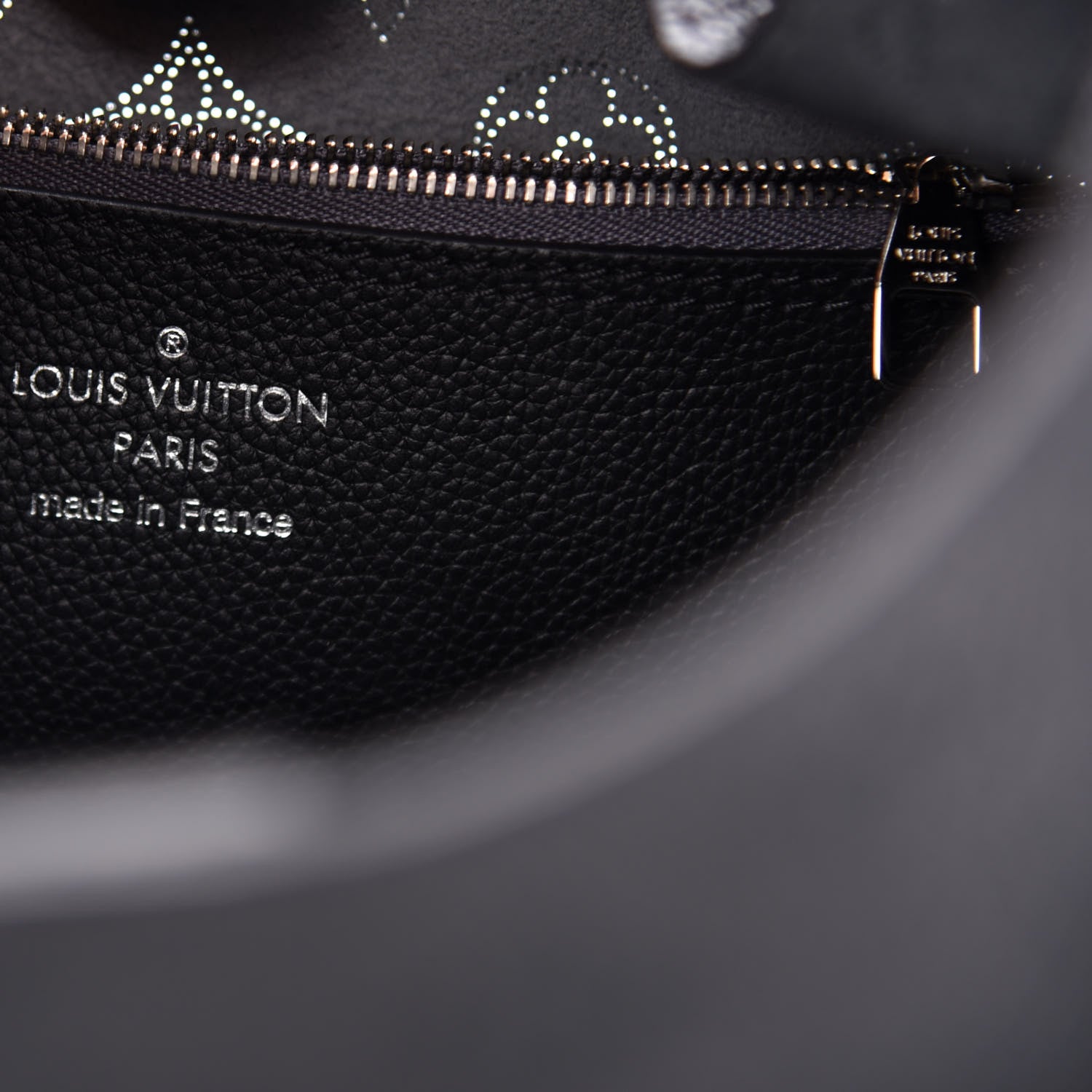 Louis Vuitton Mahina Carmel Hobo Black 6 of 9