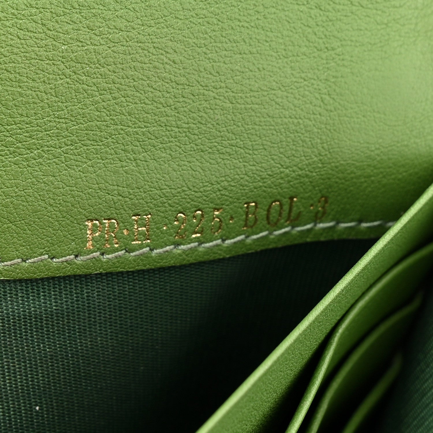 Valentino Garavani Calfskin Rockstud Wristlet Travel Wallet Green 9 of 17