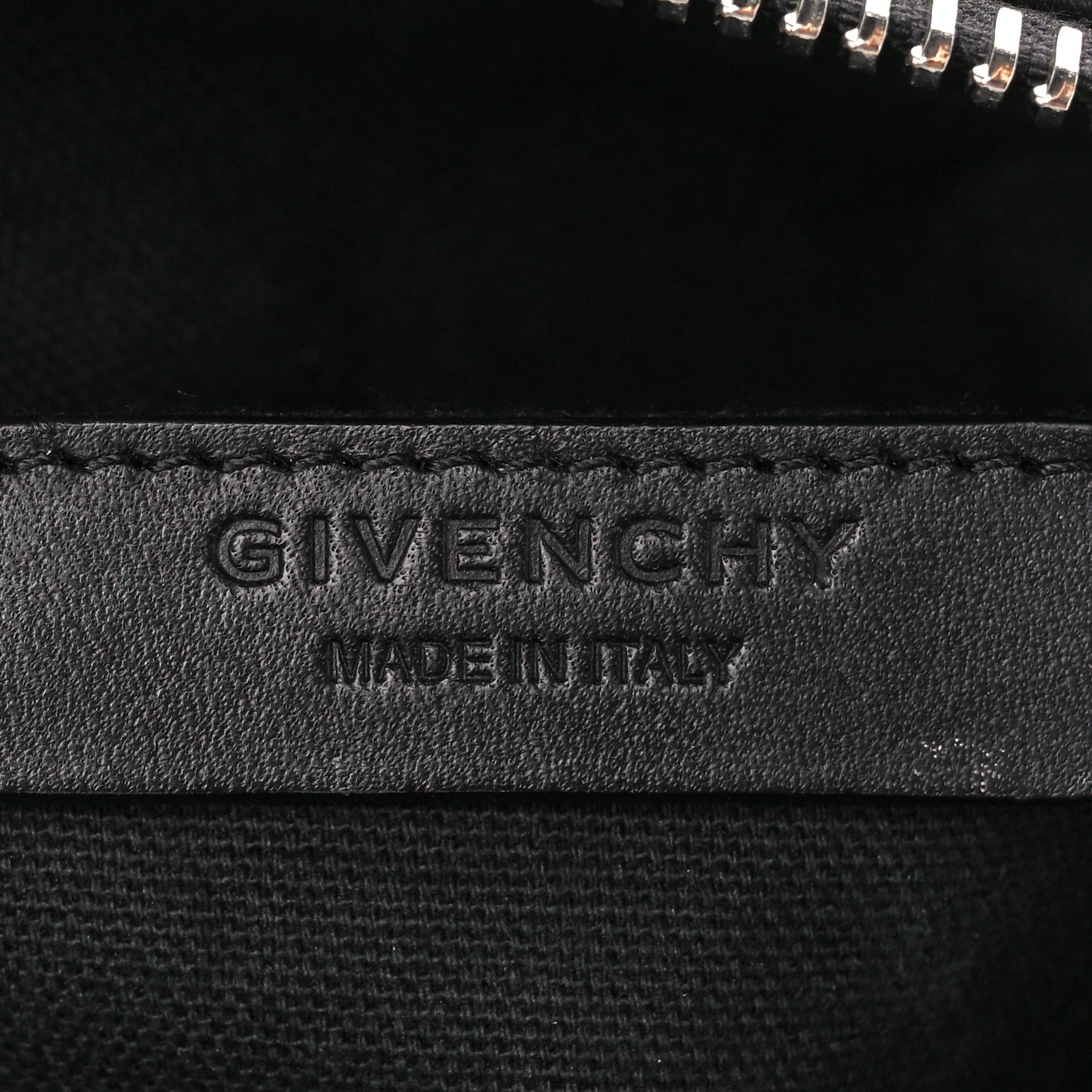 Calfskin Small Studded Antigona Beauty Wristlet Black