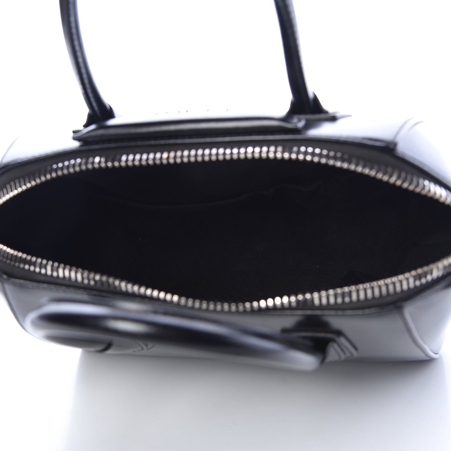 Shiny Lord Calfskin Small Antigona Black