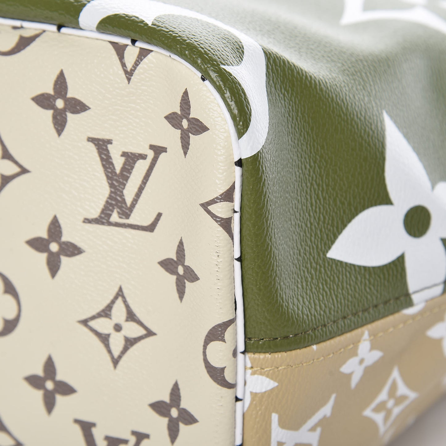 Monogram Giant Neverfull MM Kaki